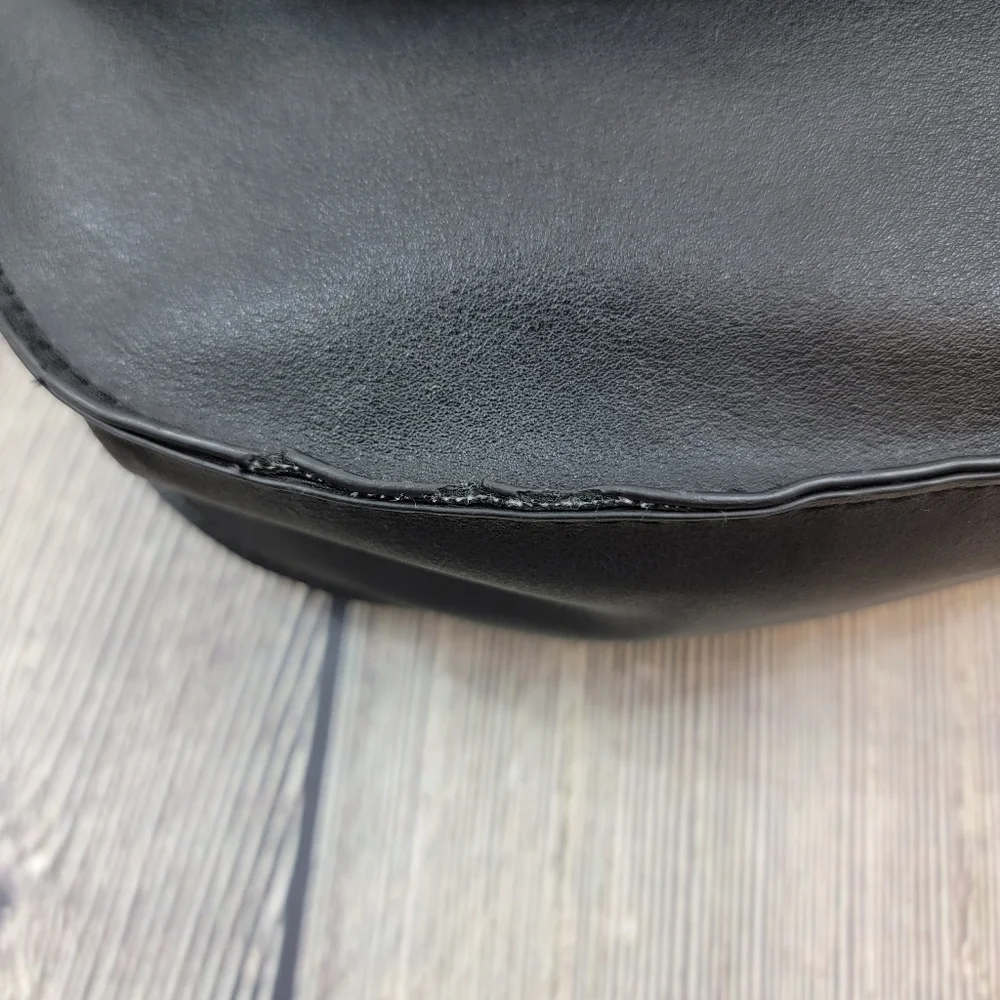 Danielle Nicole Black Crossbody Purse Handbag - Picture 12 of 13